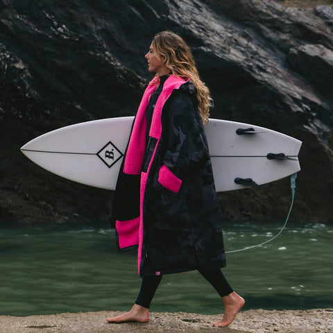 Dryrobe Advance Long Sleeve - Black Camo/Pink